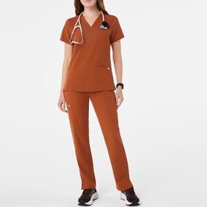 Figs Auburn Women's Scrub Pants & Top Set XS/S